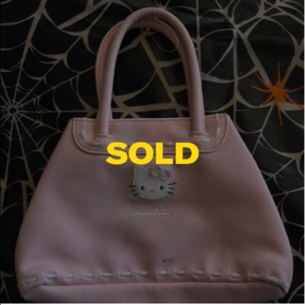Hello kitty pink mini purse (SOLD)!!!!